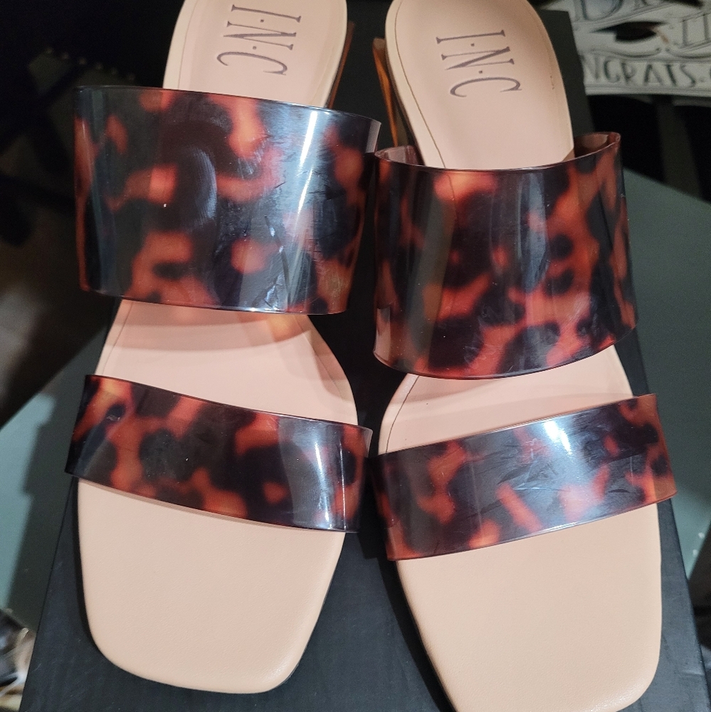 Brand new tortoise/vinyl sandals with heel by Internatiinal Concepts. Size 7.5